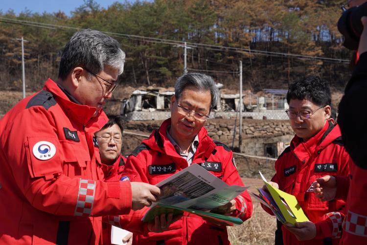 임상섭 산림청장, 경북 영양군 산불피해 상황 점검